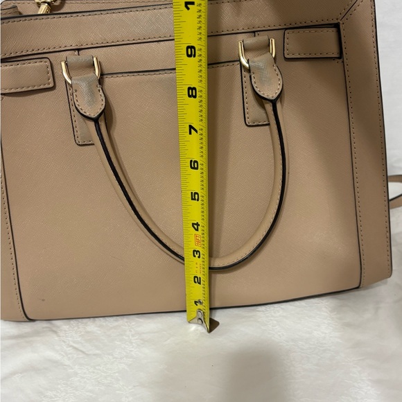 Michael Kors Dillon Saffiano leather satchel in a tan or blush pink color - Picture 9 of 11